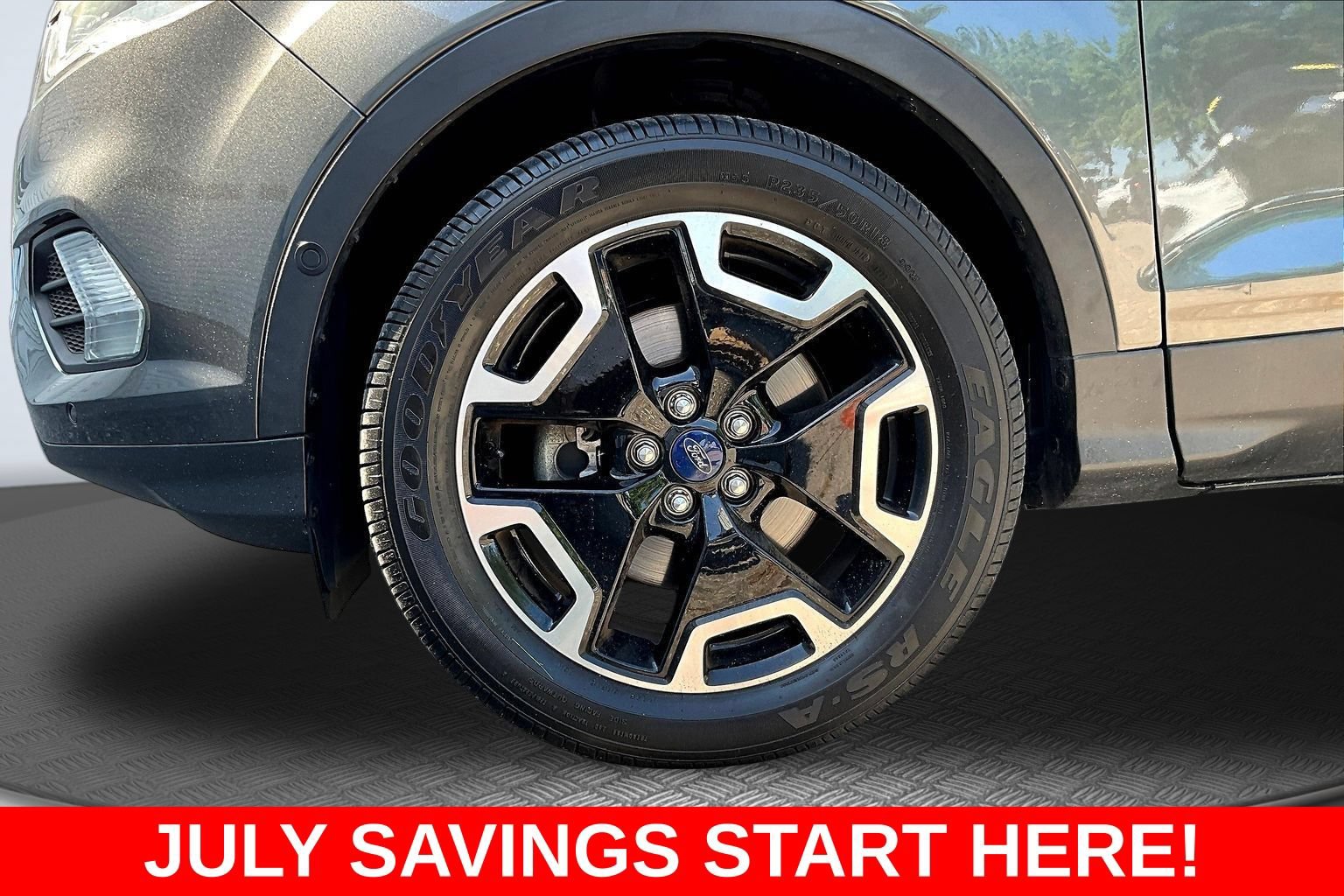 Used 2018 Ford Escape Titanium w/ Ford Safe & Smart Package AWD/4WD image 33