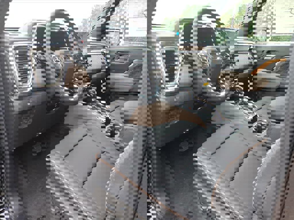 New 2026 GMC Canyon Denali image 12