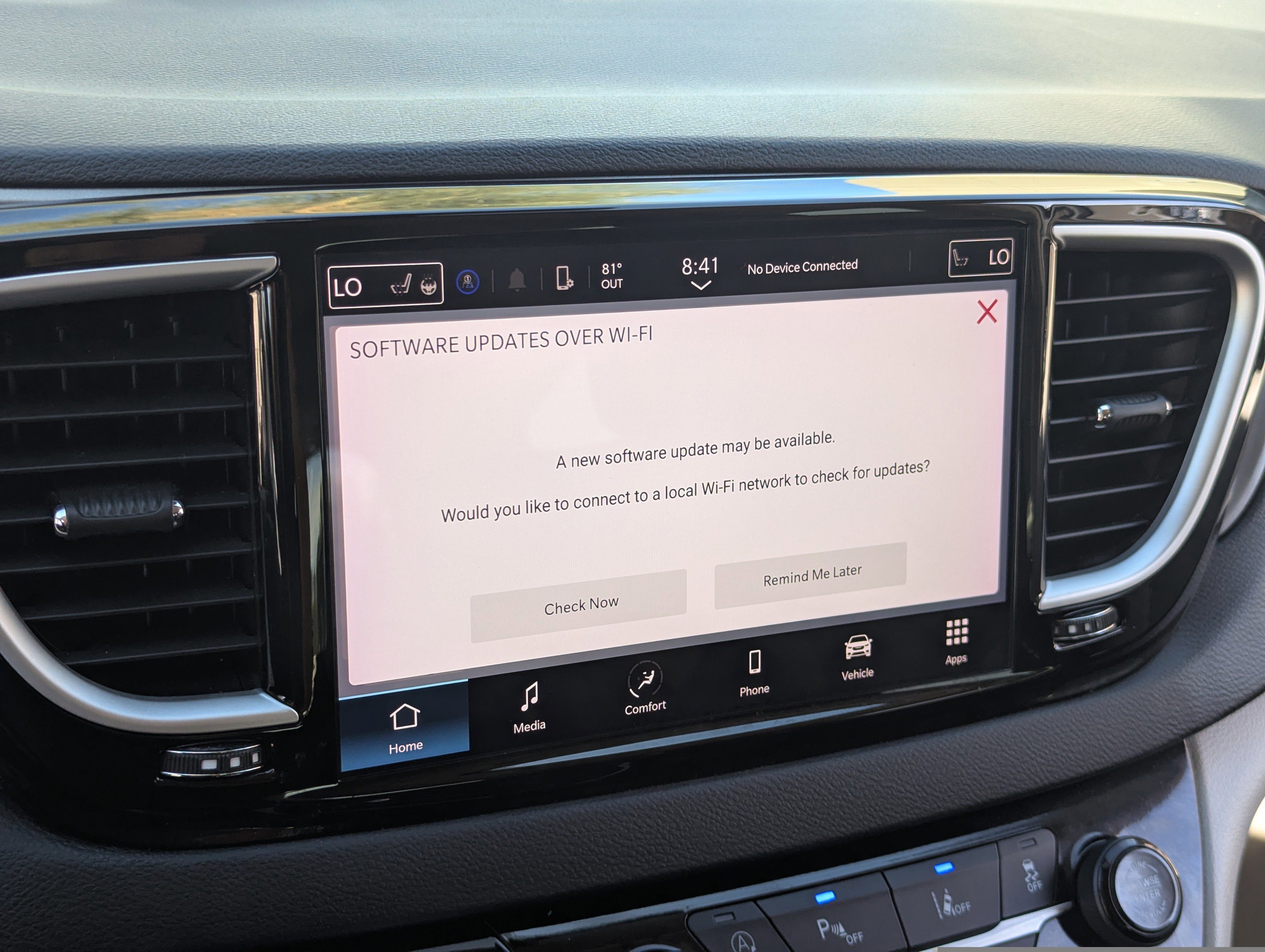 Used 2024 Chrysler Pacifica Touring-L image 24