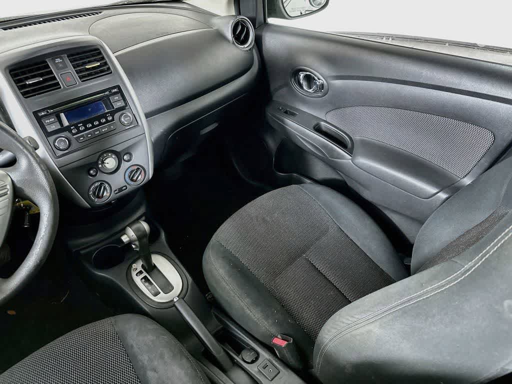 Used 2015 Nissan Versa SV FWD image 11