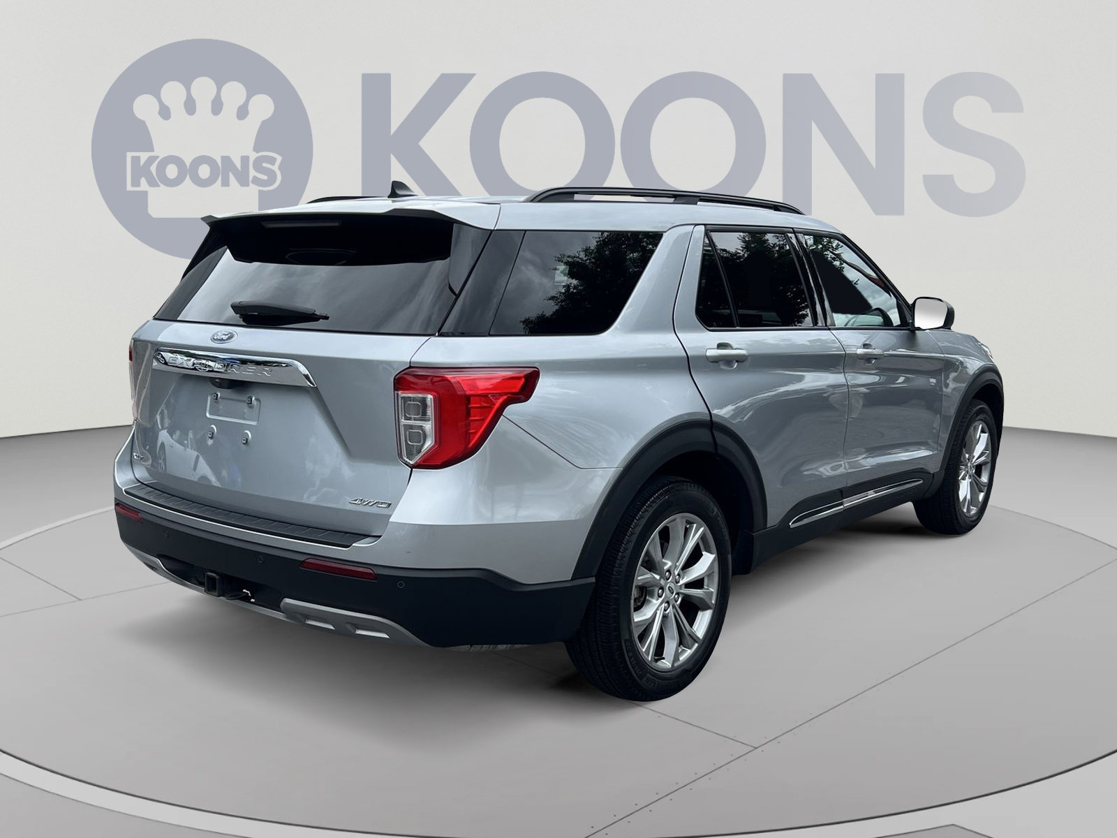 Used 2023 Ford Explorer XLT w/ Equipment Group 202A AWD/4WD image 7