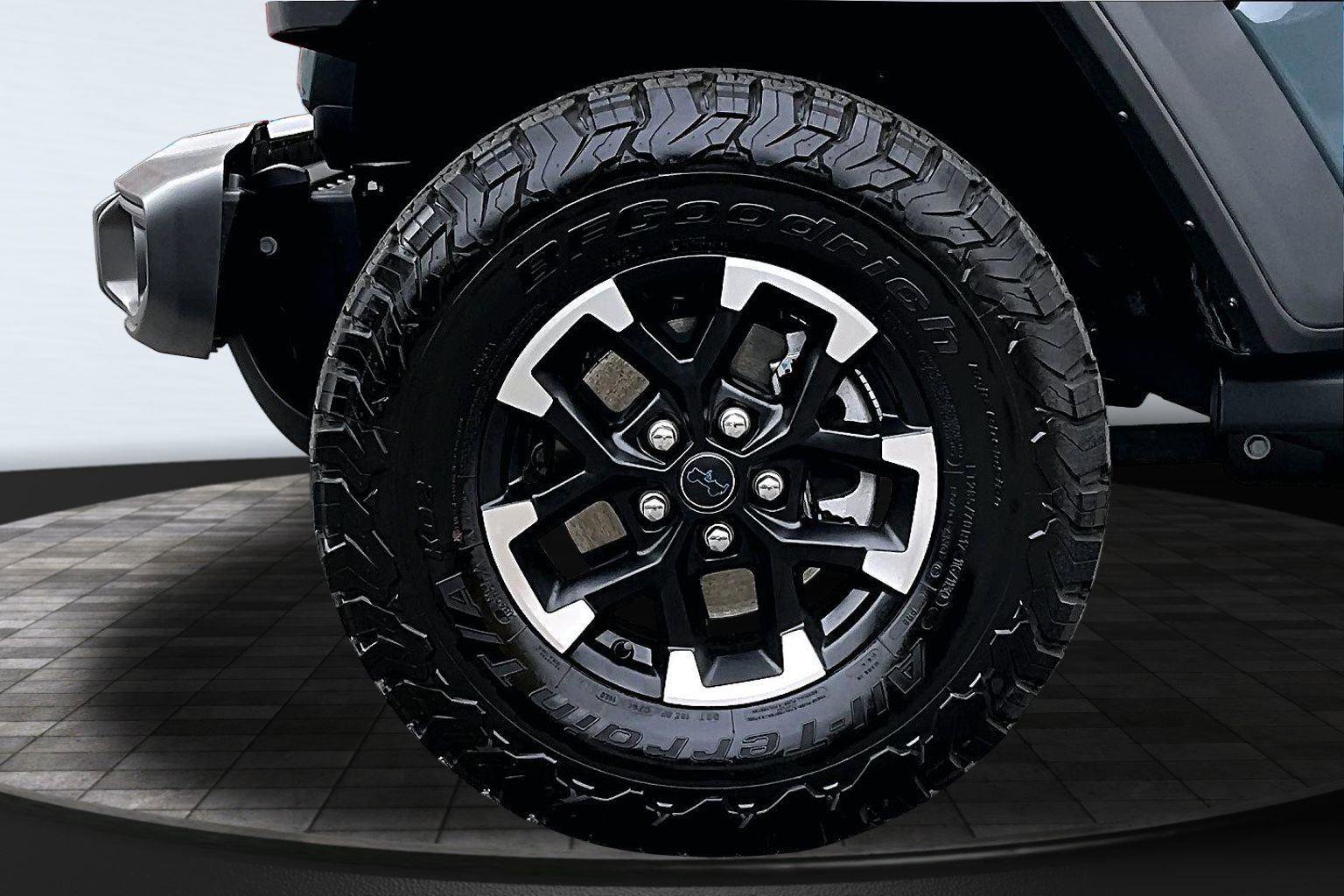 Used 2025 Jeep Wrangler Unlimited Rubicon 4xe image 10