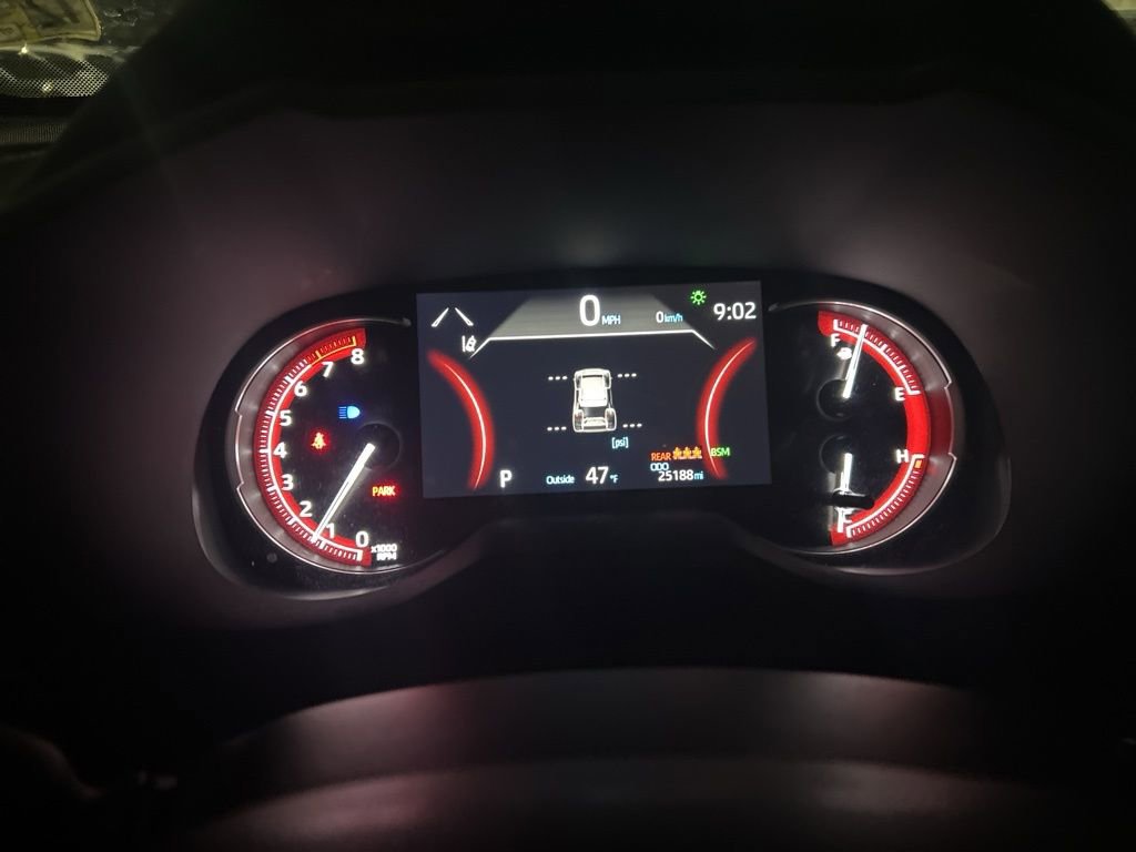 Used 2025 Toyota RAV4 XLE AWD/4WD image 18