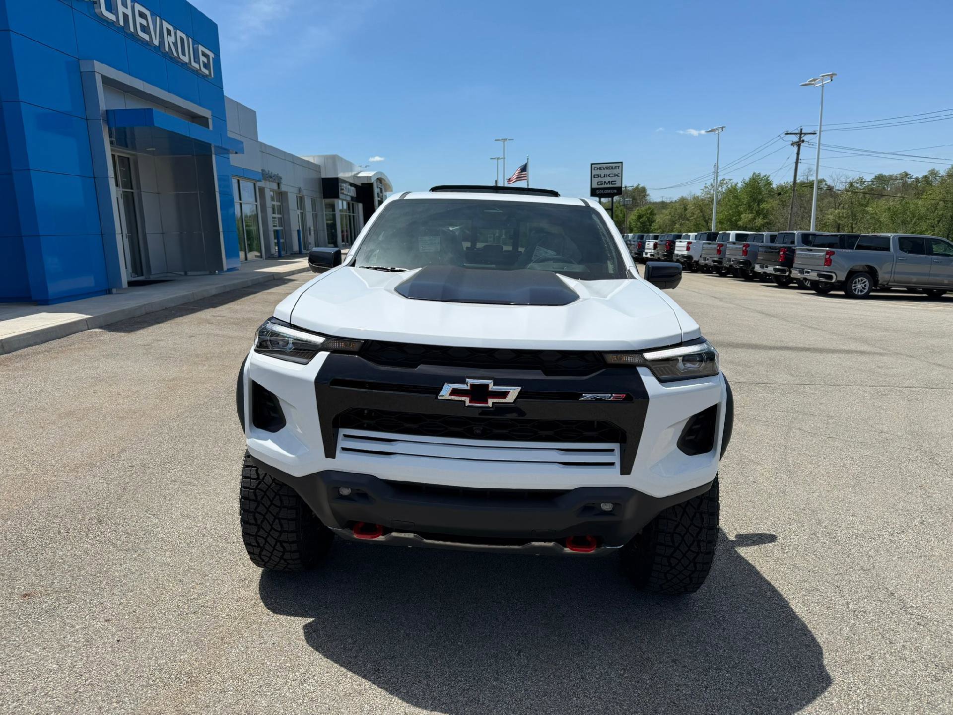 New 2026 Chevrolet Colorado ZR2 w/ Technology Package AWD/4WD image 8
