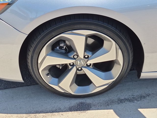 Used 2018 Honda Accord Touring image 30