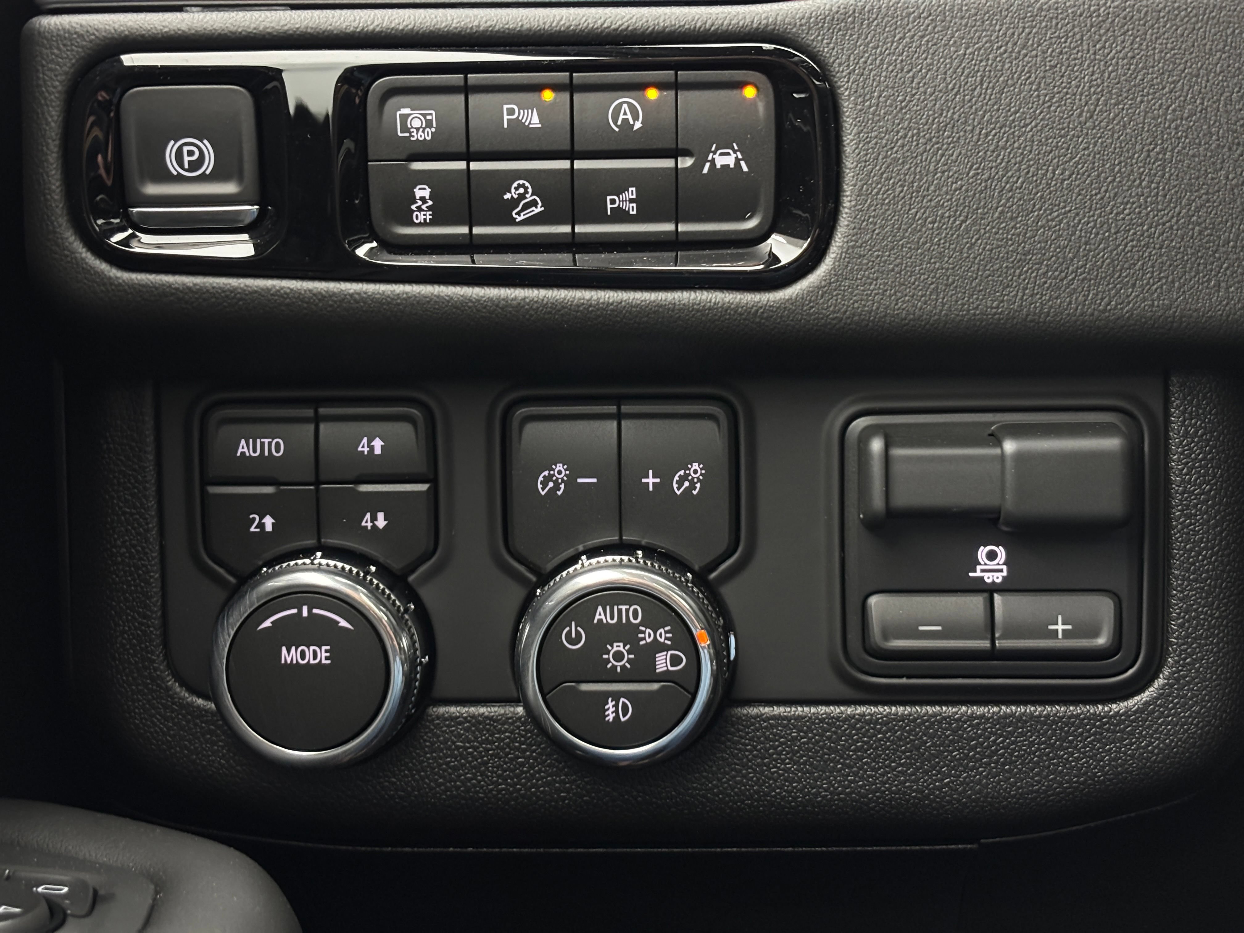 New 2026 GMC Yukon Elevation w/ Elevation Premium Package AWD/4WD image 26