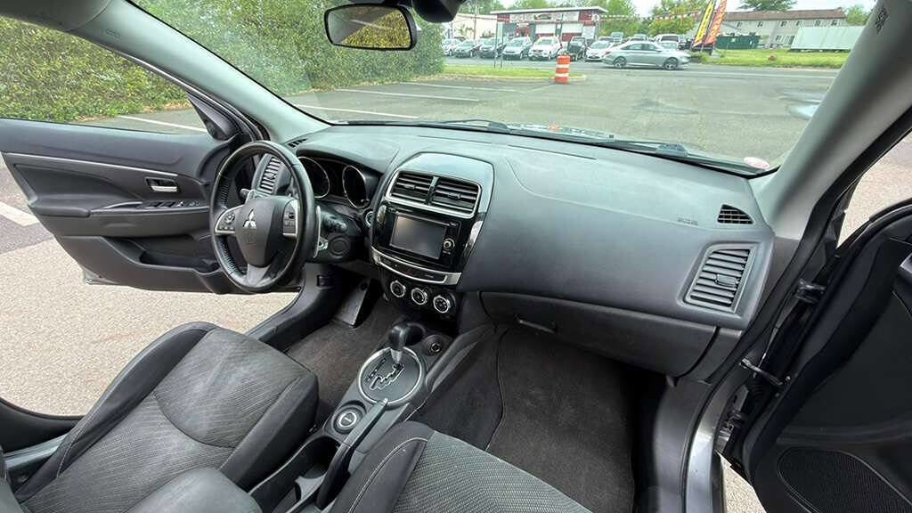 Used 2015 Mitsubishi Outlander Sport SE AWD/4WD image 25