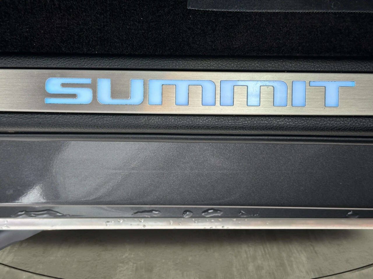 Used 2018 Jeep Grand Cherokee Summit w/ Platinum Series Group AWD/4WD image 46