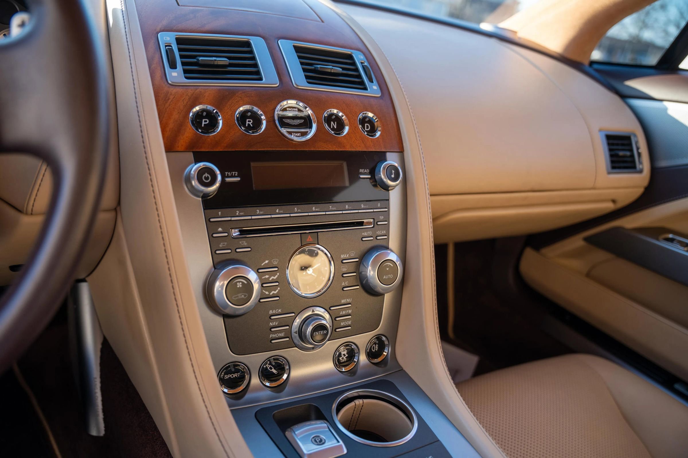 Used 2014 Aston Martin Rapide S image 19