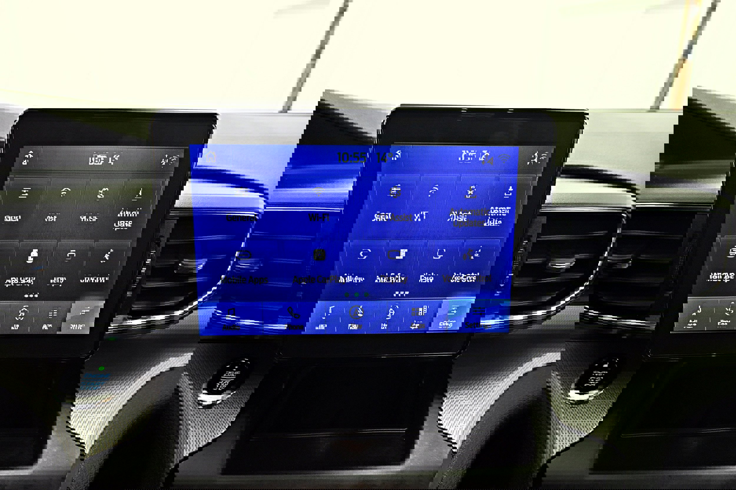 Used 2020 Ford Explorer XLT w/ Equipment Group 202A image 16