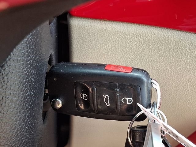 Used 2019 Volkswagen Beetle 2.0T S FWD image 23
