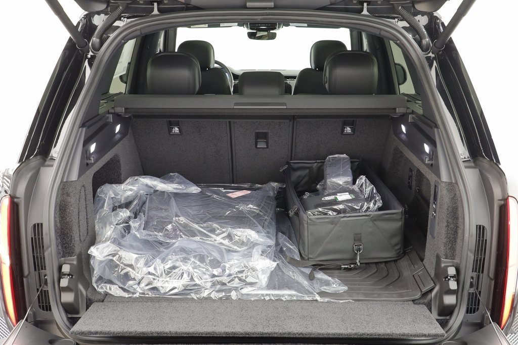 New 2025 Land Rover Range Rover SE image 19
