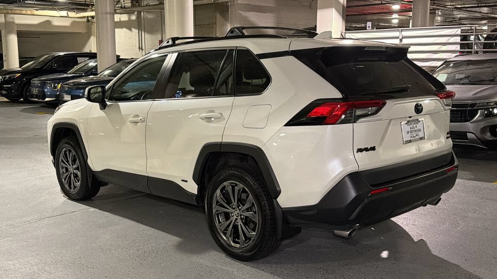 Used 2022 Toyota RAV4 XLE Premium AWD/4WD image 3