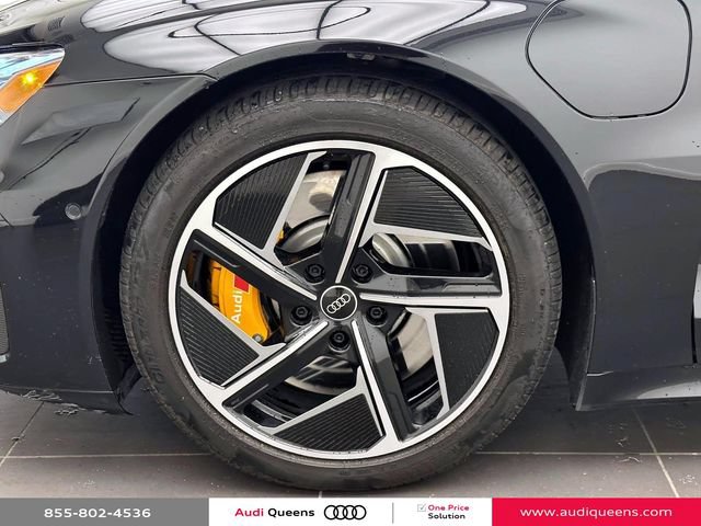 Used 2023 Audi RS e-tron GT w/ Carbon Performance Package AWD/4WD image 8