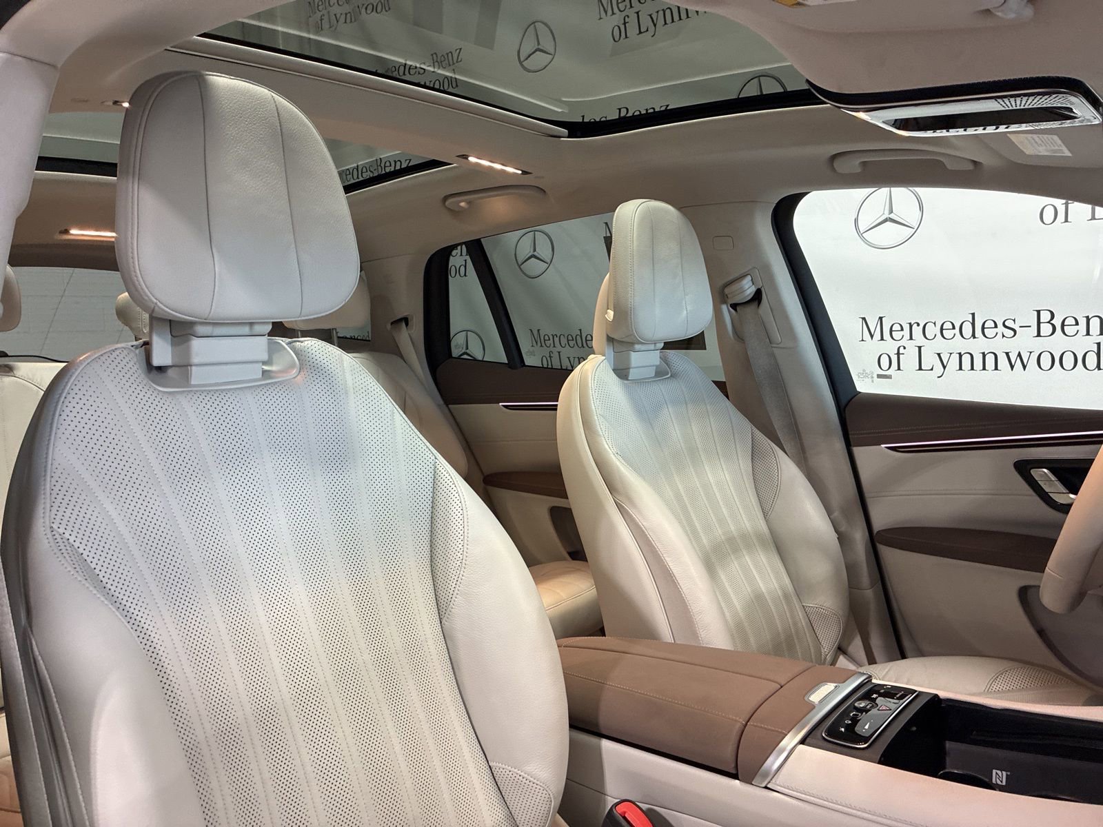 Used 2023 Mercedes-Benz EQS 580 4MATIC SUV image 30