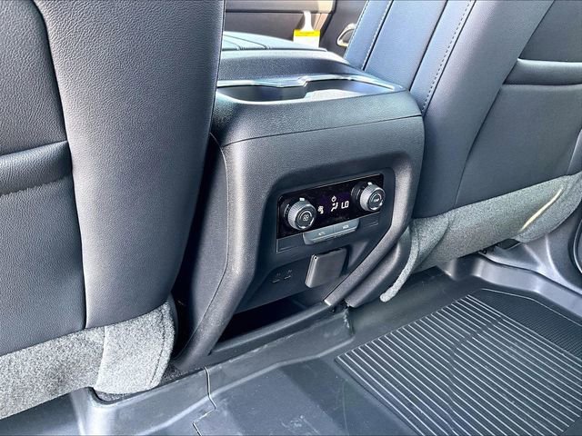 New 2026 Chevrolet Traverse LT w/ Midnight/Sport Edition image 17