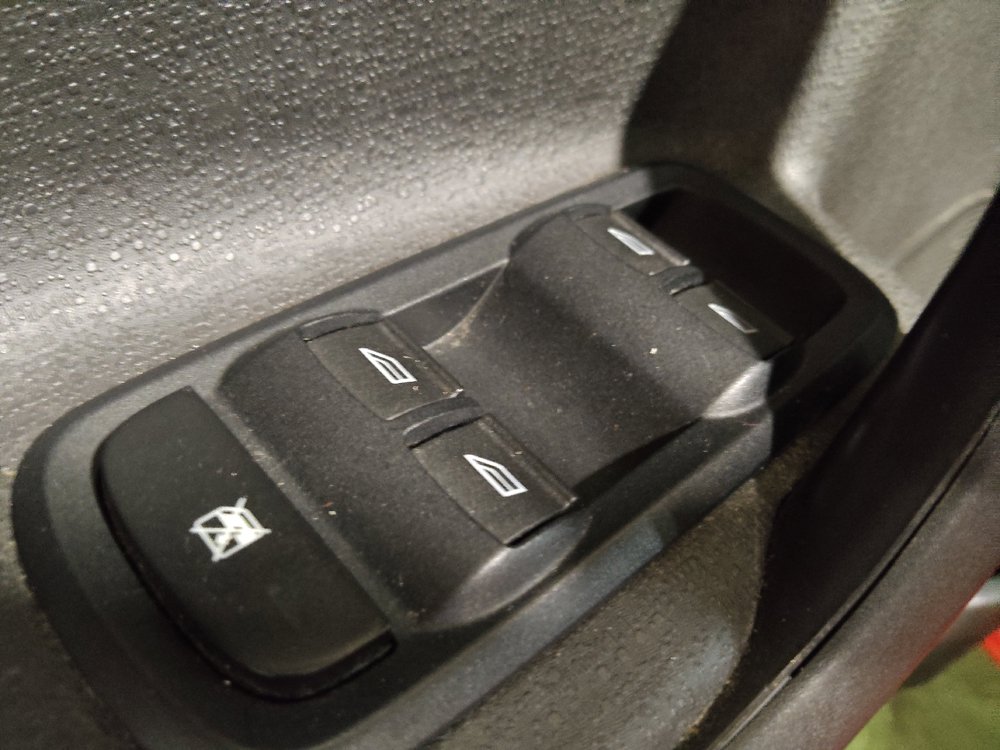 Used 2015 Ford Fiesta SE w/ Equipment Group 201A FWD image 27