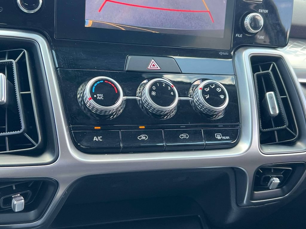 Certified 2023 Kia Sorento LX FWD image 29