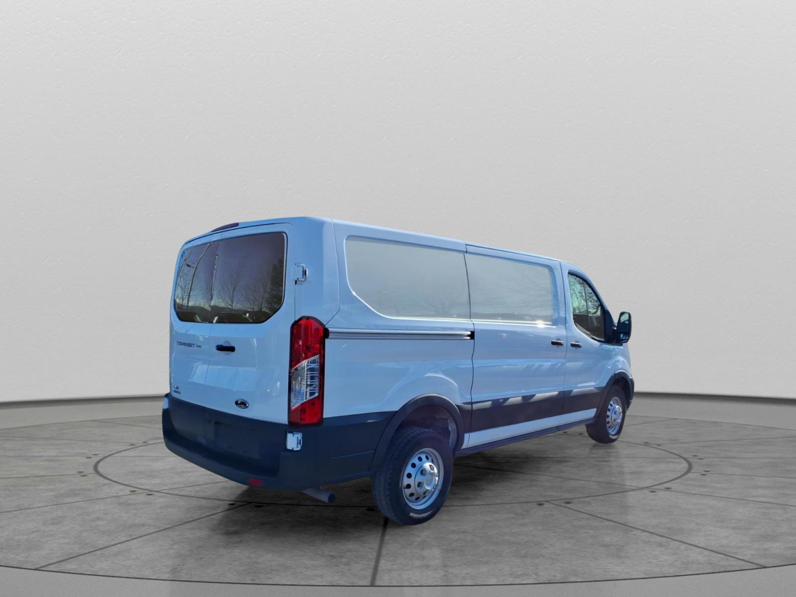 Used 2024 Ford Transit 150 Low Roof AWD image 4
