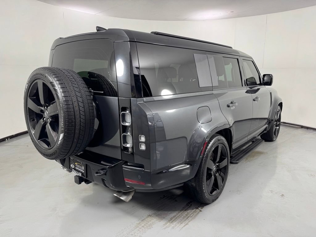 Used 2025 Land Rover Defender 130 V8 AWD/4WD image 6