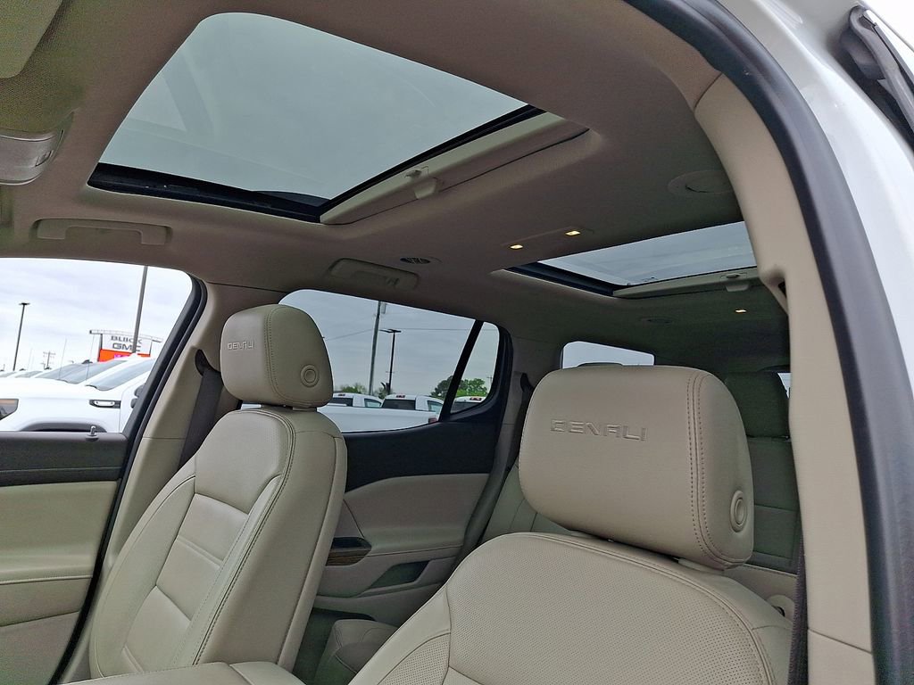 Used 2019 GMC Acadia Denali w/ Technology Package AWD/4WD image 16