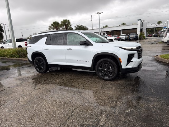 New 2027 Chevrolet Traverse LT w/ Midnight/Sport Edition FWD image 16