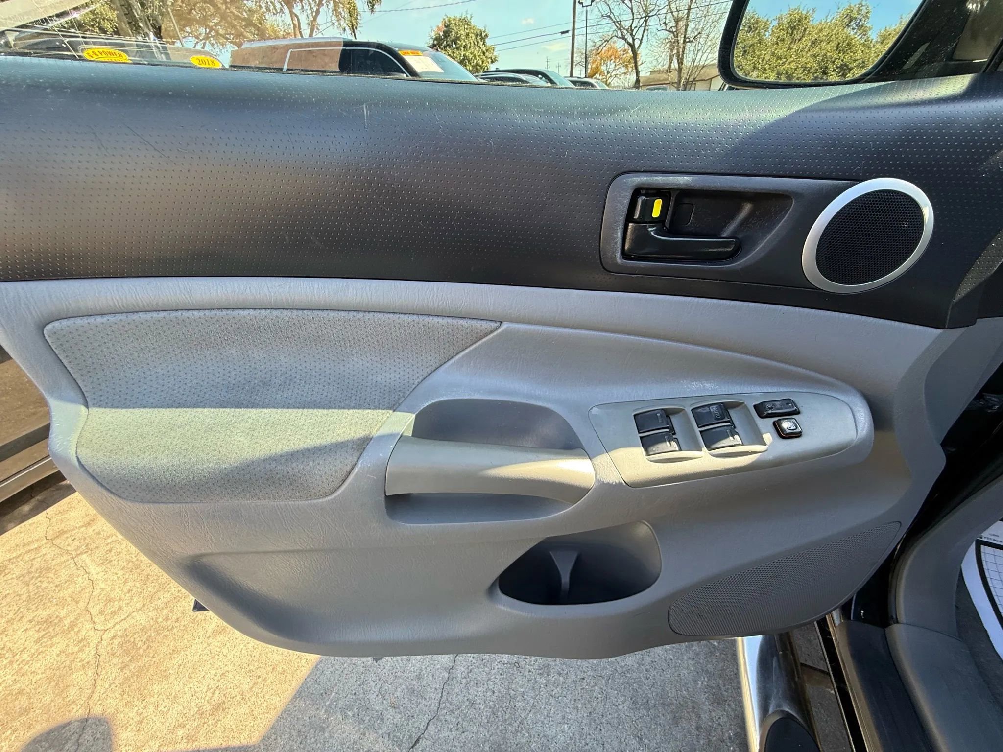 Used 2011 Toyota Tacoma 4x4 Double Cab w/ TRD Off-Road Pkg image 19