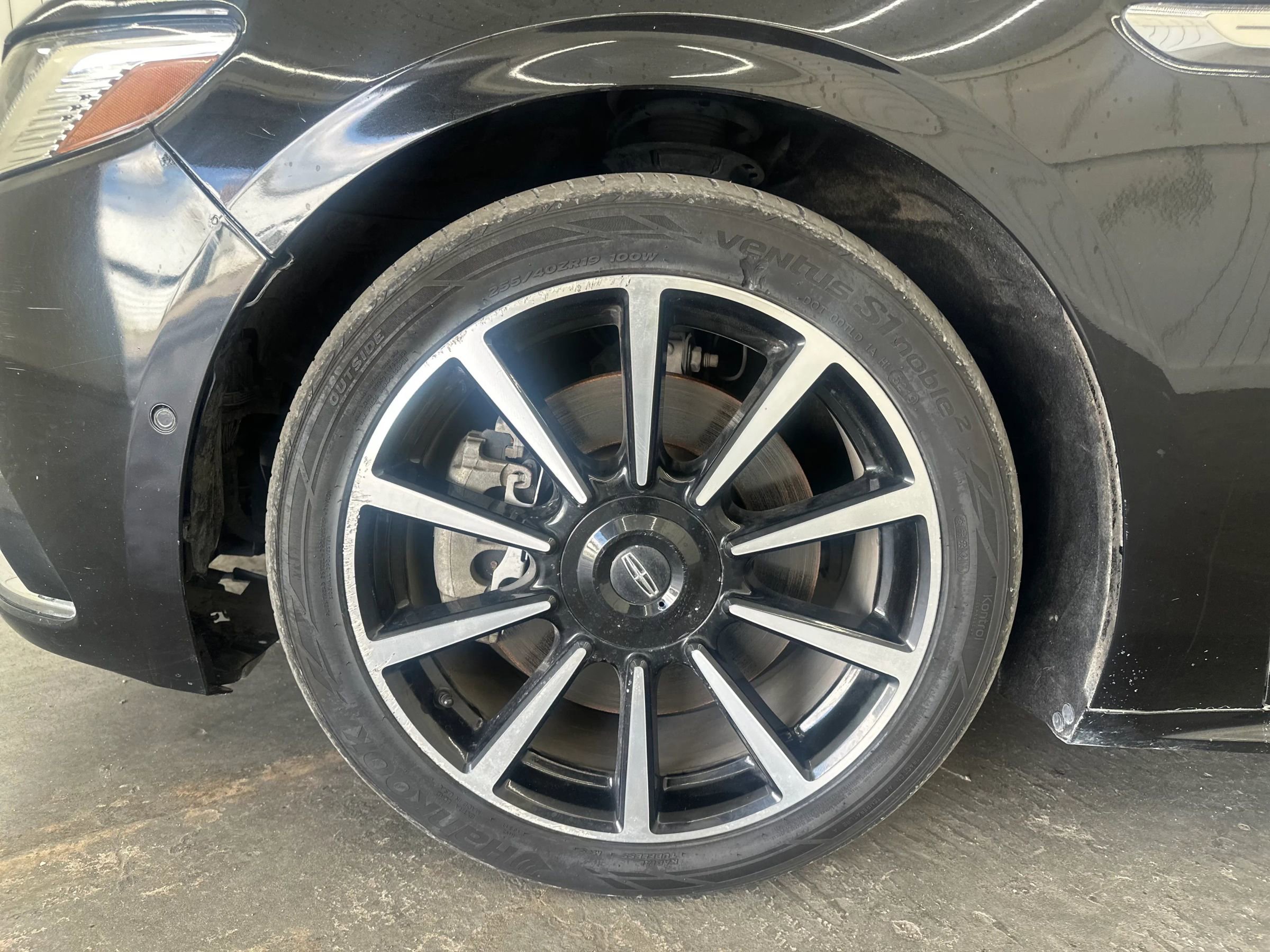 Used 2017 Lincoln Continental Reserve w/ Technology Package image 9