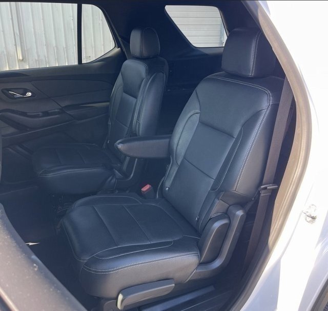 Used 2022 Chevrolet Traverse LT image 15