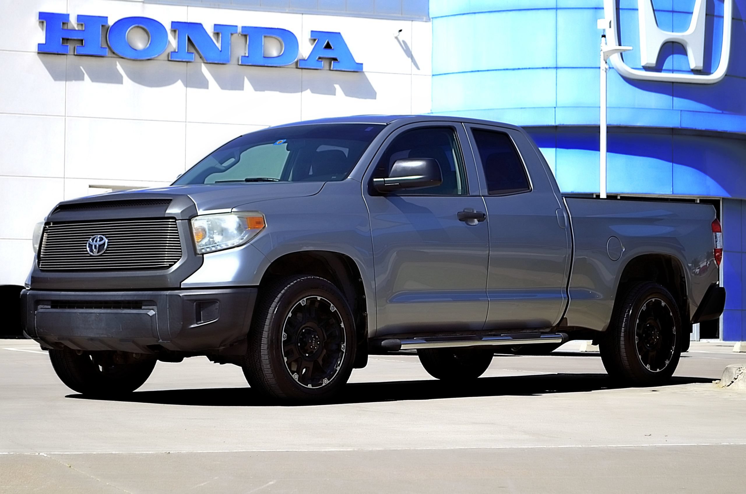 Used 2015 Toyota Tundra SR w/ Tow Package