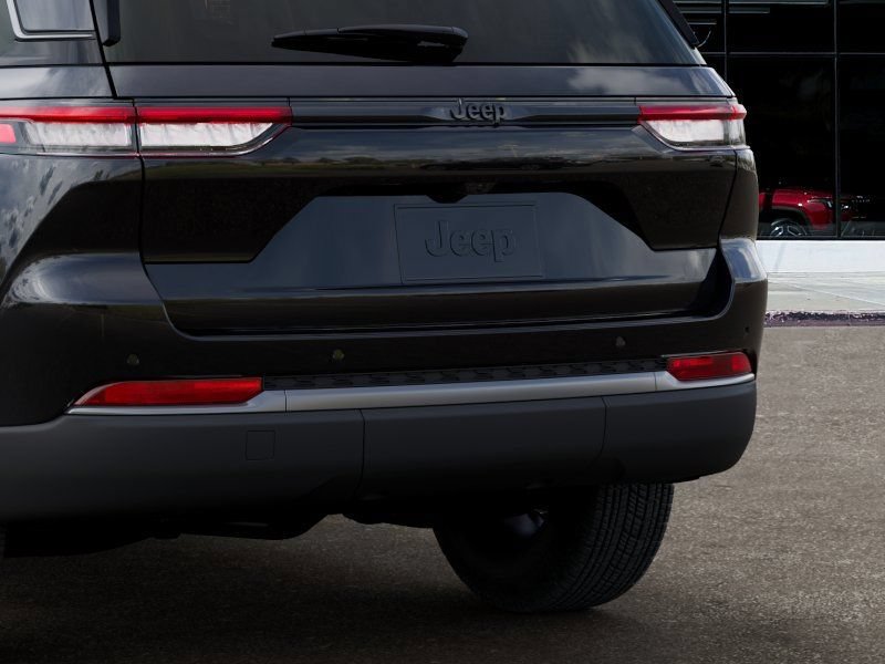 New 2026 Jeep Grand Cherokee Altitude RWD image 13