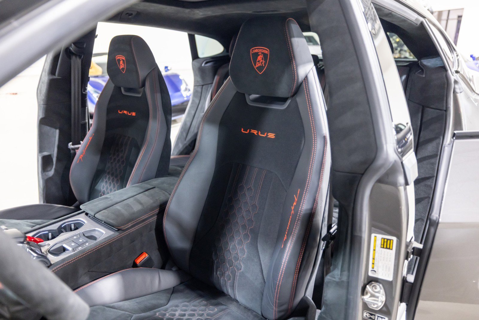 Used 2023 Lamborghini Urus Performante image 43