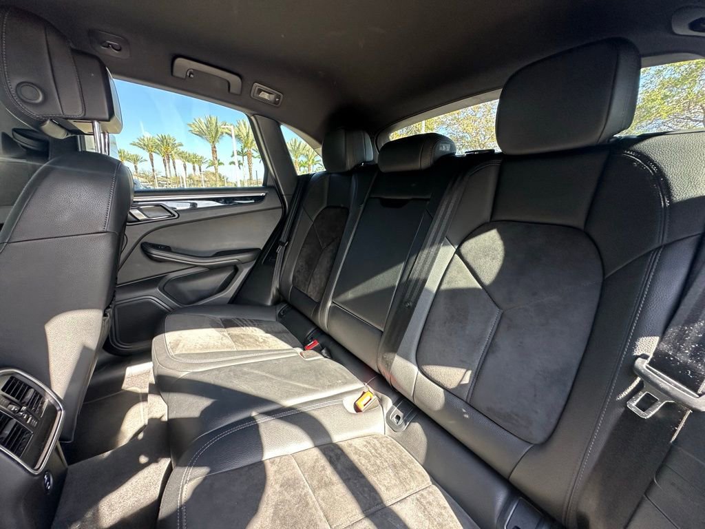 Certified 2021 Porsche Macan image 35