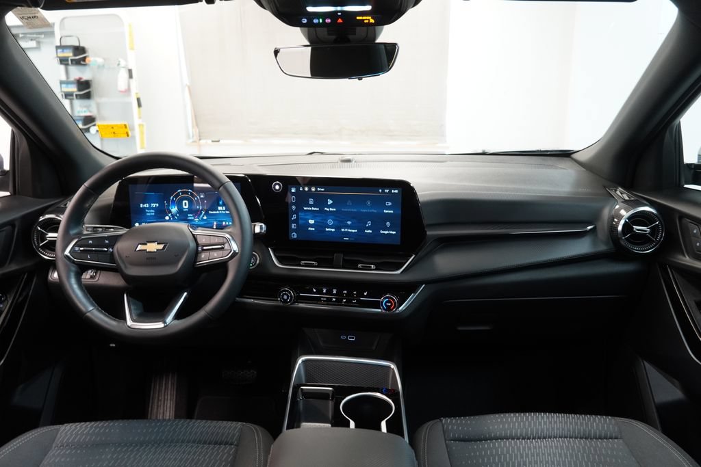 Used 2025 Chevrolet Equinox LT w/ Safety and Technology Package AWD/4WD image 19