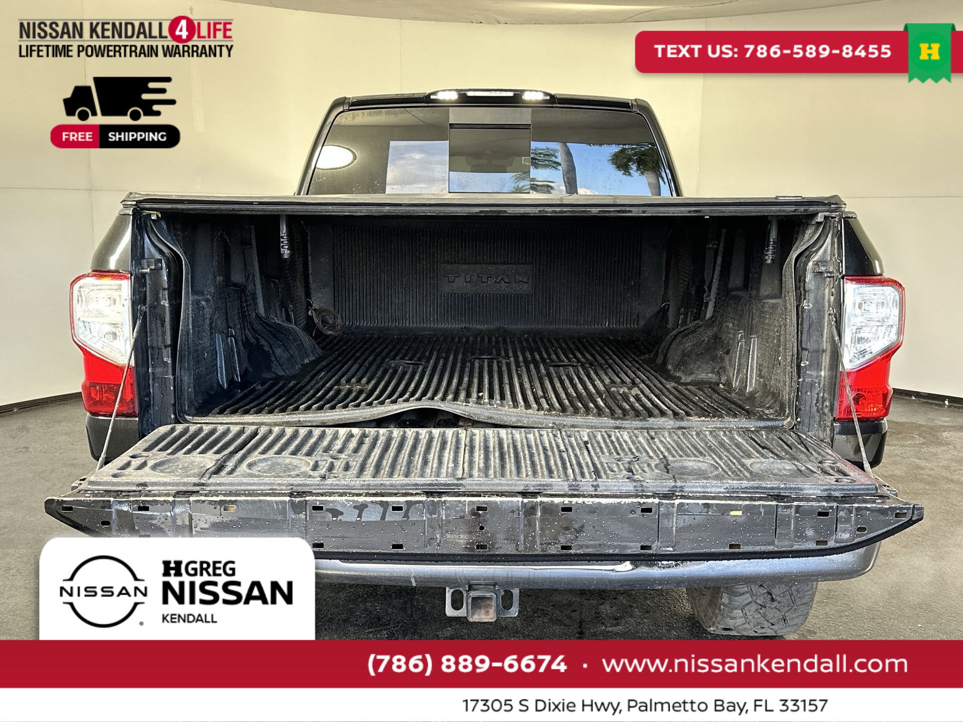 Used 2018 Nissan Titan SV image 28
