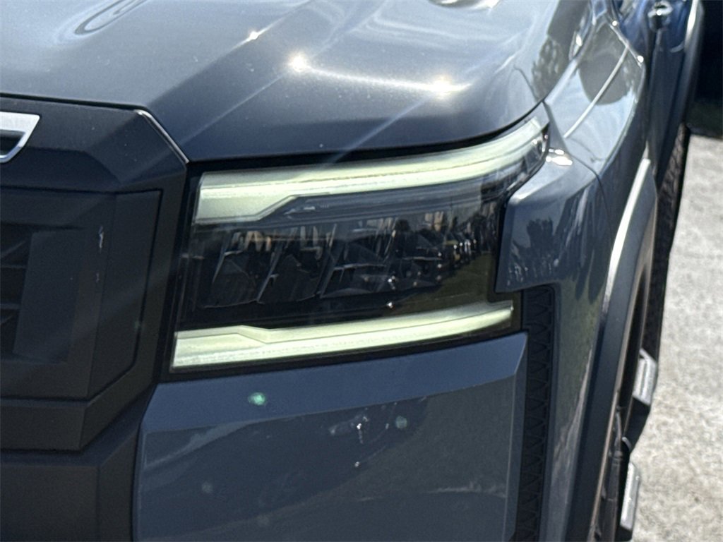 New 2026 Nissan Frontier PRO-4X w/ Pro-4x Convenience Package image 11