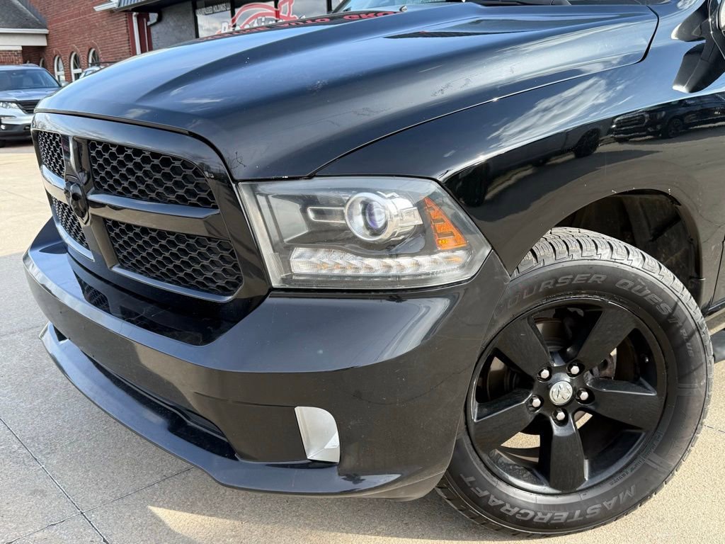 Used 2014 RAM 1500 Express w/ Black Ram 1500 Express Group image 18