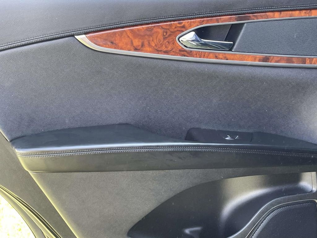 Used 2017 Lincoln MKX Reserve AWD/4WD image 10