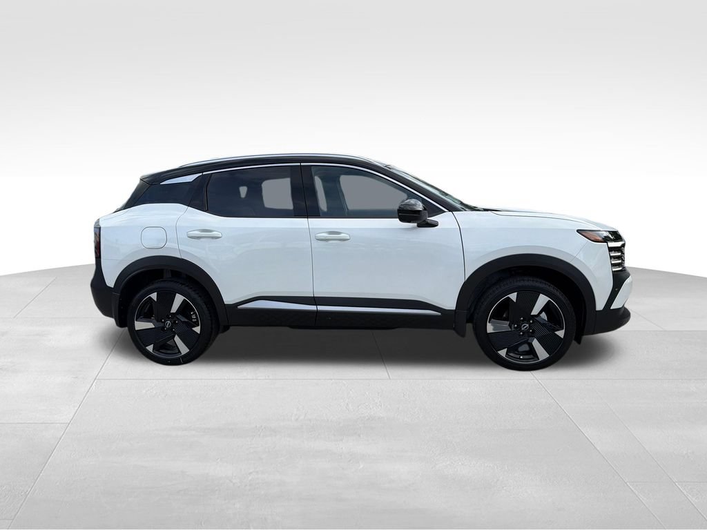 New 2026 Nissan Kicks SR w/ SR Premium Package FWD image 9