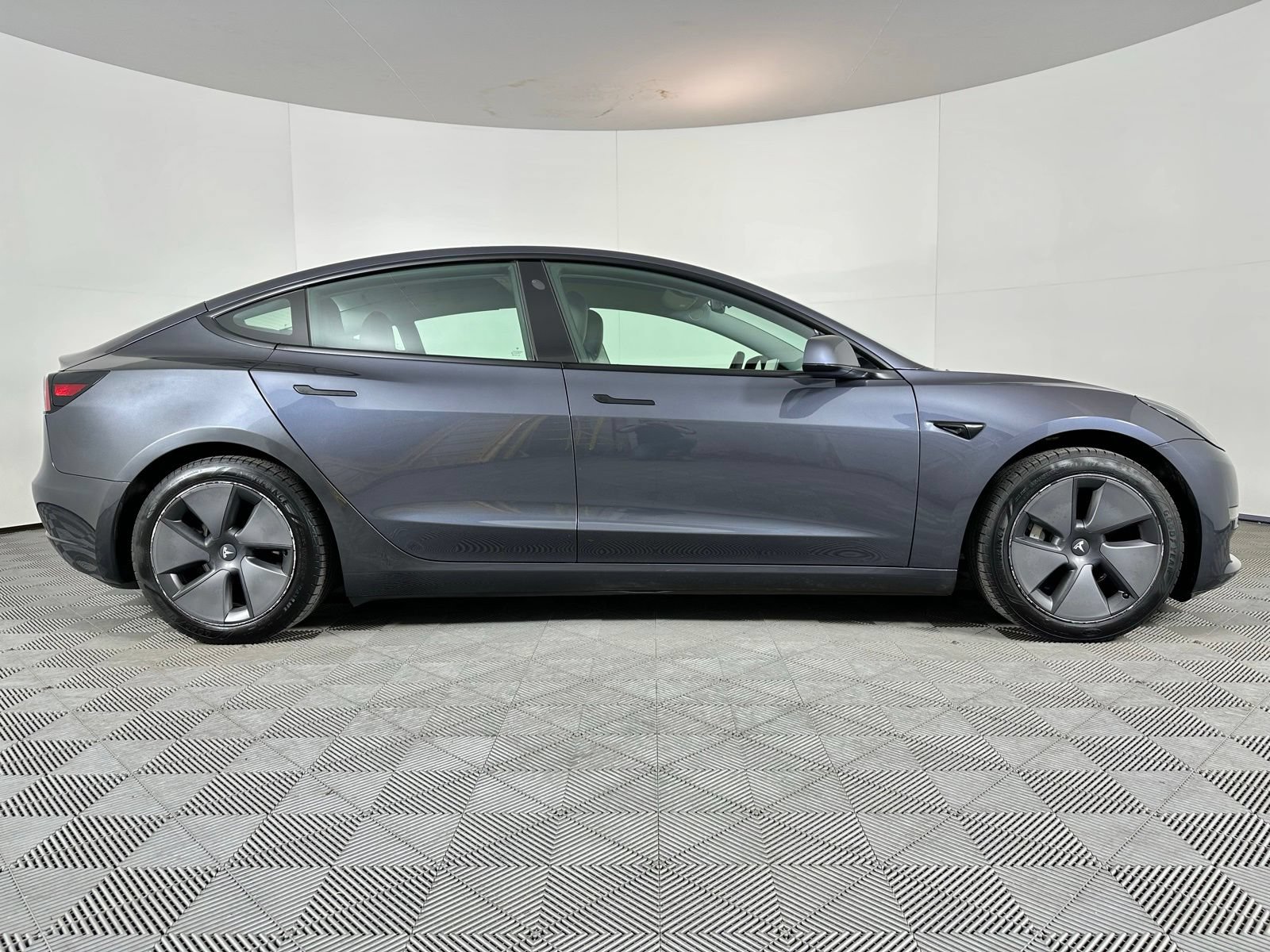 Used 2023 Tesla Model 3 Standard Range RWD image 31