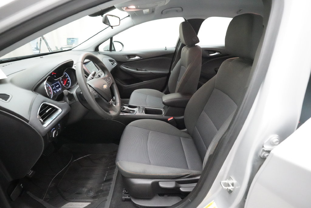 Used 2019 Chevrolet Cruze LS w/ LS Convenience Package FWD image 17