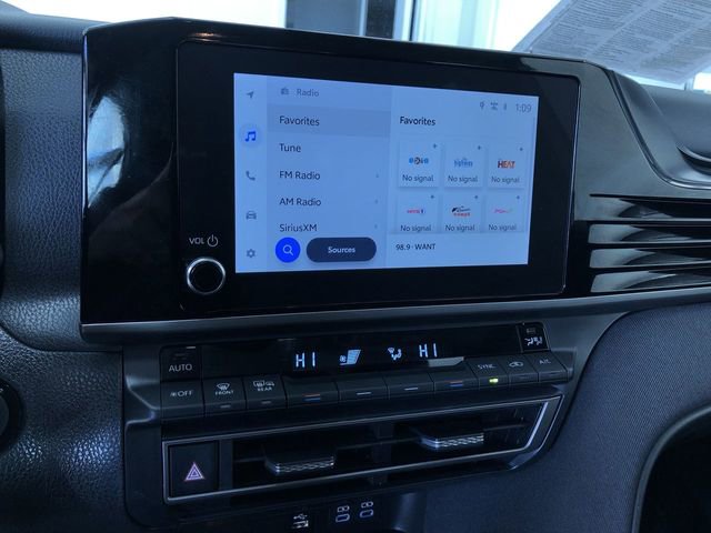 Used 2025 Toyota Camry LE image 29