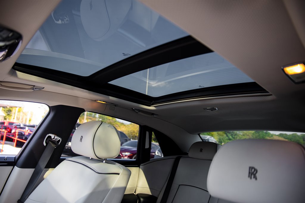 Used 2014 Rolls-Royce Ghost image 35