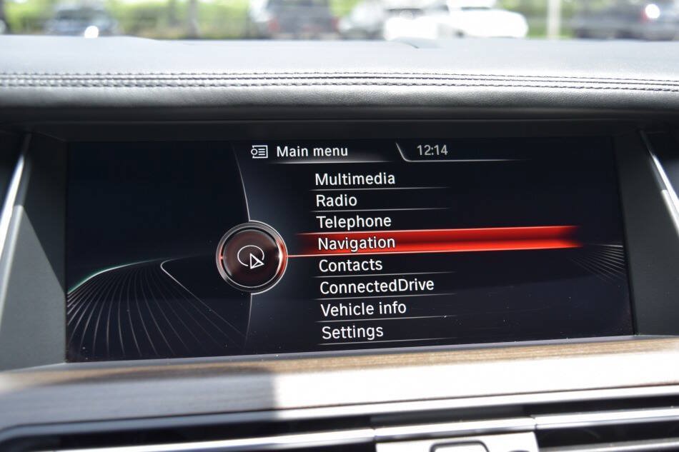 Used 2015 BMW 750i RWD image 63