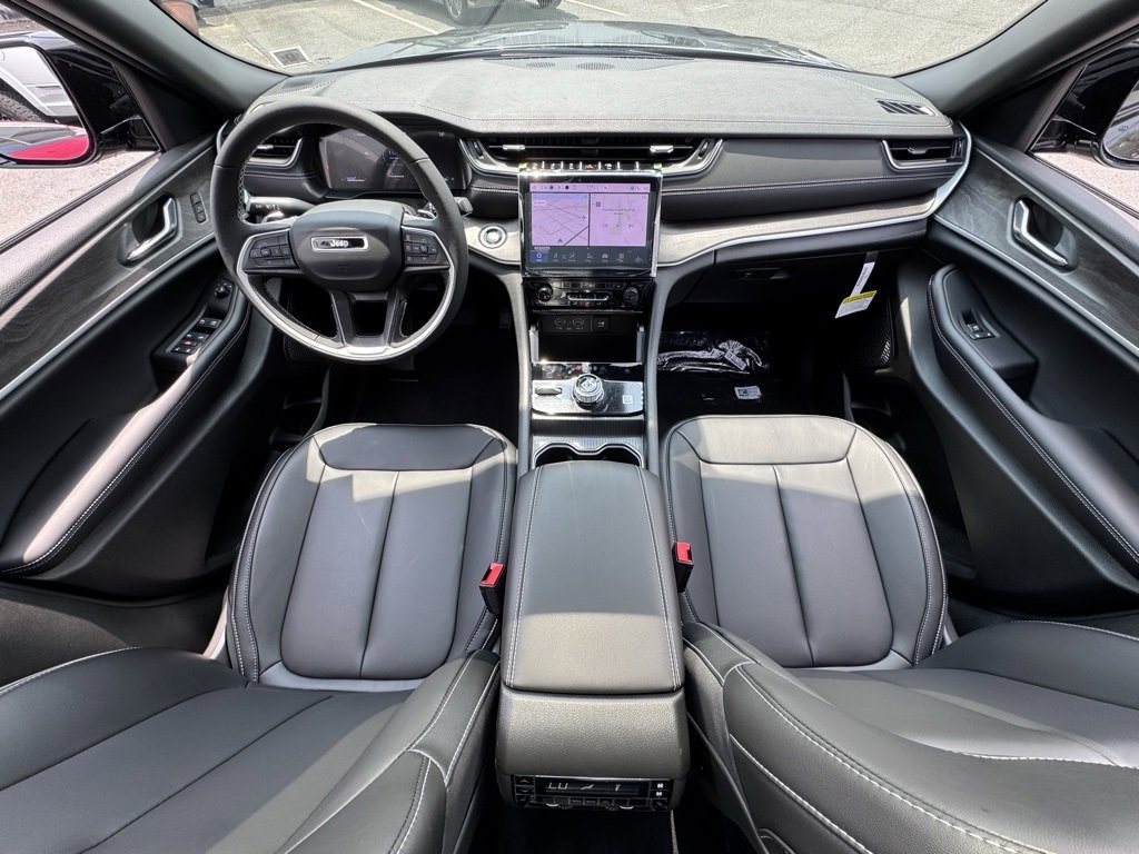 New 2025 Jeep Grand Cherokee L Limited image 24