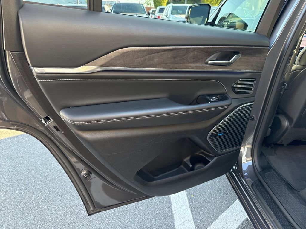 Used 2022 Jeep Grand Cherokee L Overland image 34