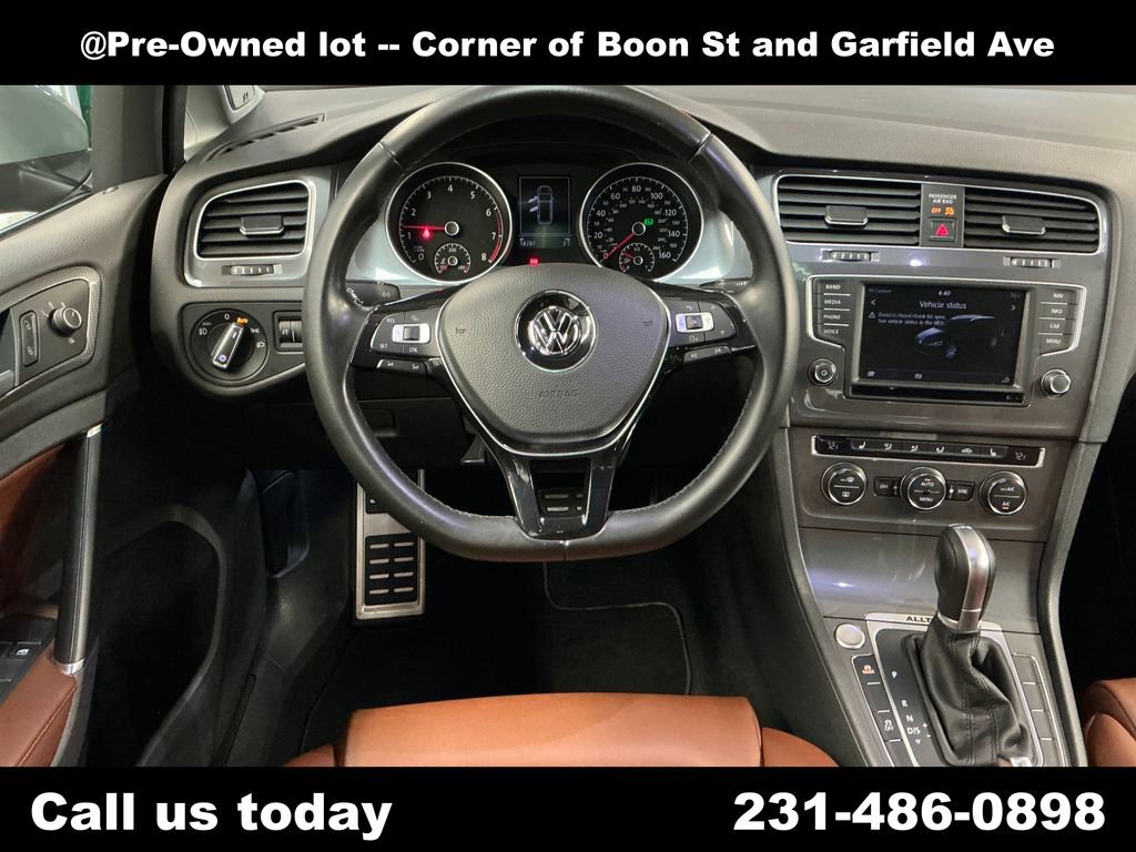 Used 2017 Volkswagen Golf Alltrack S AWD/4WD image 16