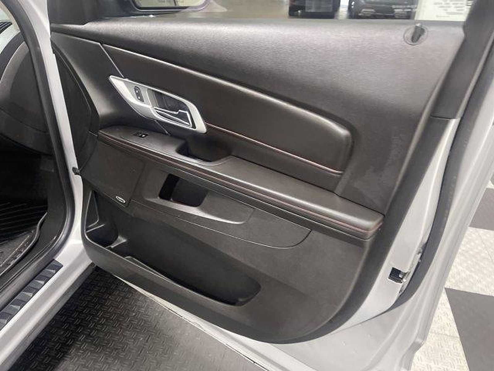 Used 2013 GMC Terrain SLT w/ LPO, Chrome Package FWD image 18