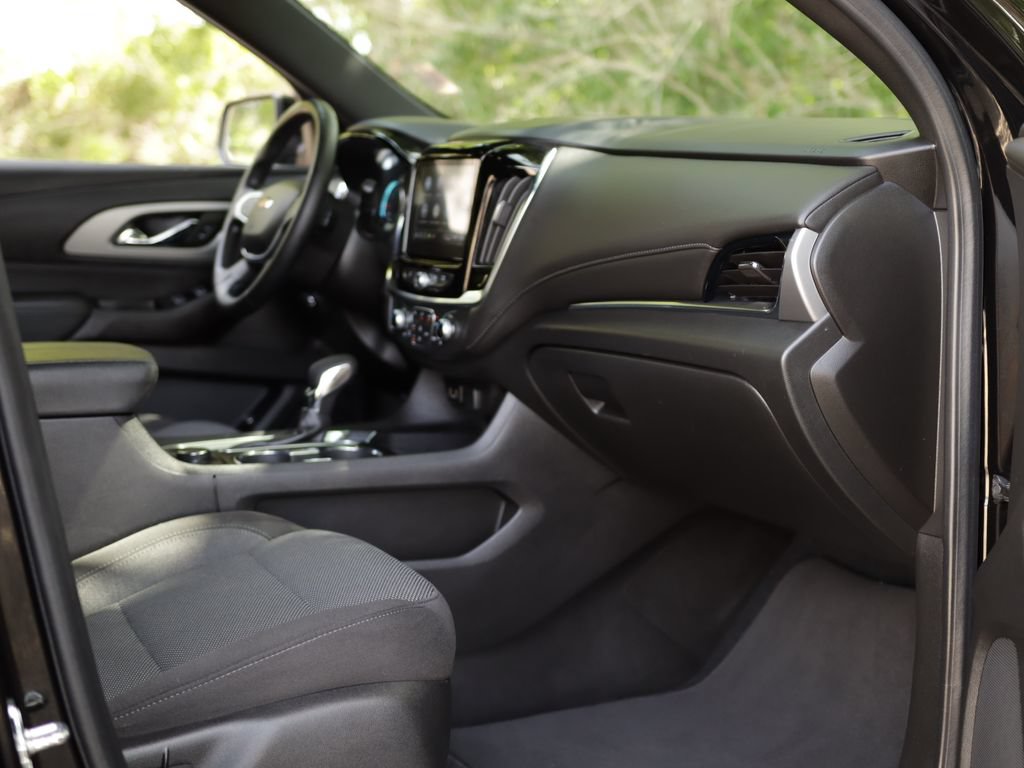 Used 2023 Chevrolet Traverse LT AWD/4WD image 34