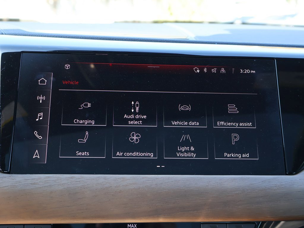 Used 2023 Audi e-tron GT Premium Plus image 46